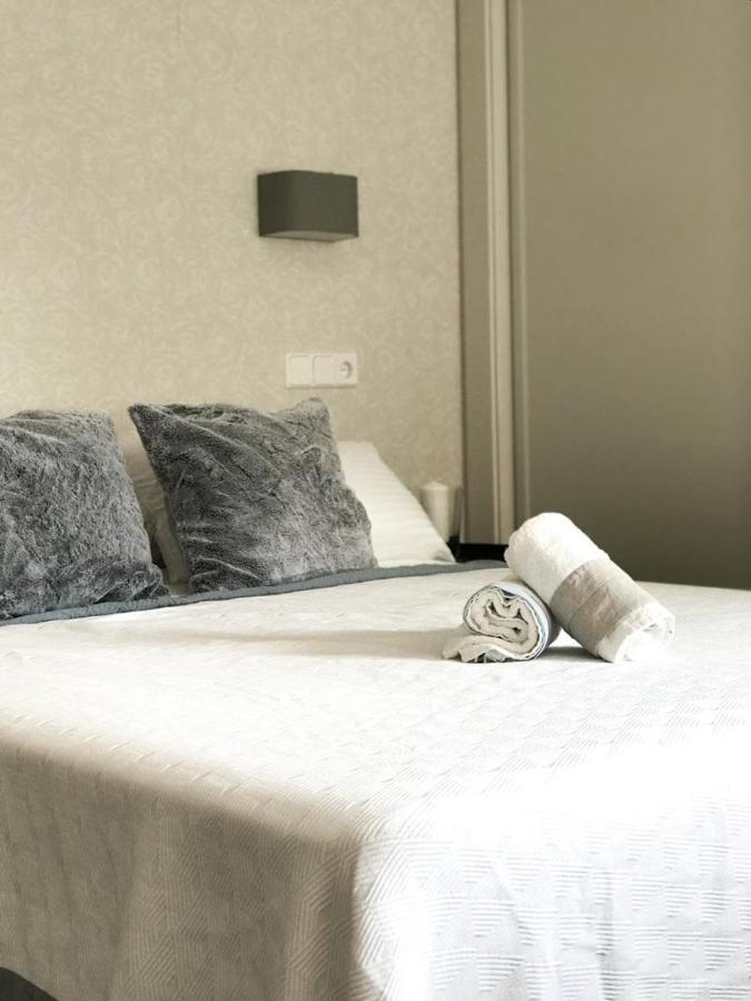 Carihuela Beach Suite Apartment Torremolinos Ngoại thất bức ảnh