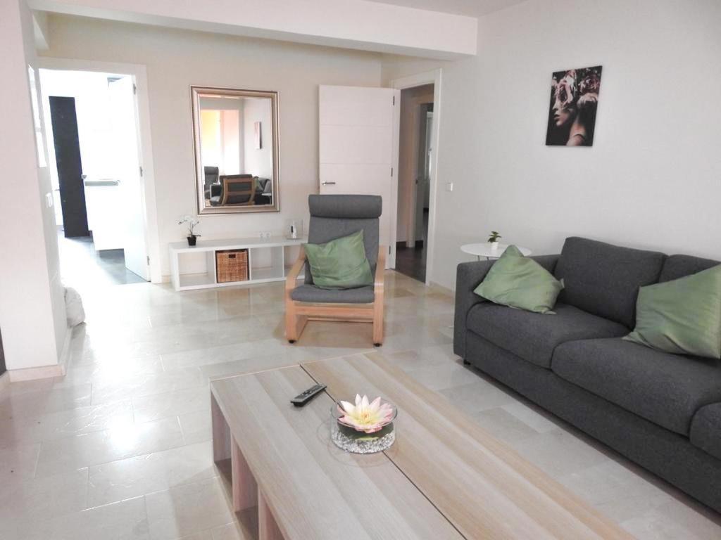 Carihuela Beach Suite Apartment Torremolinos Ngoại thất bức ảnh
